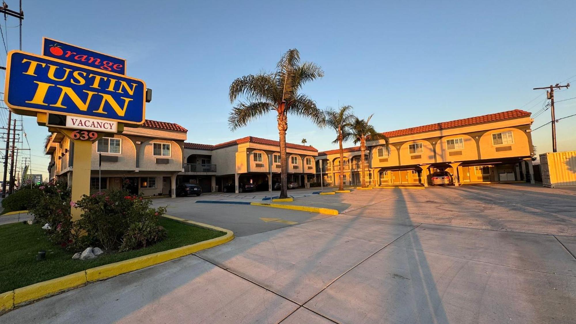 Orange Tustin Inn In אורנג' מראה חיצוני תמונה