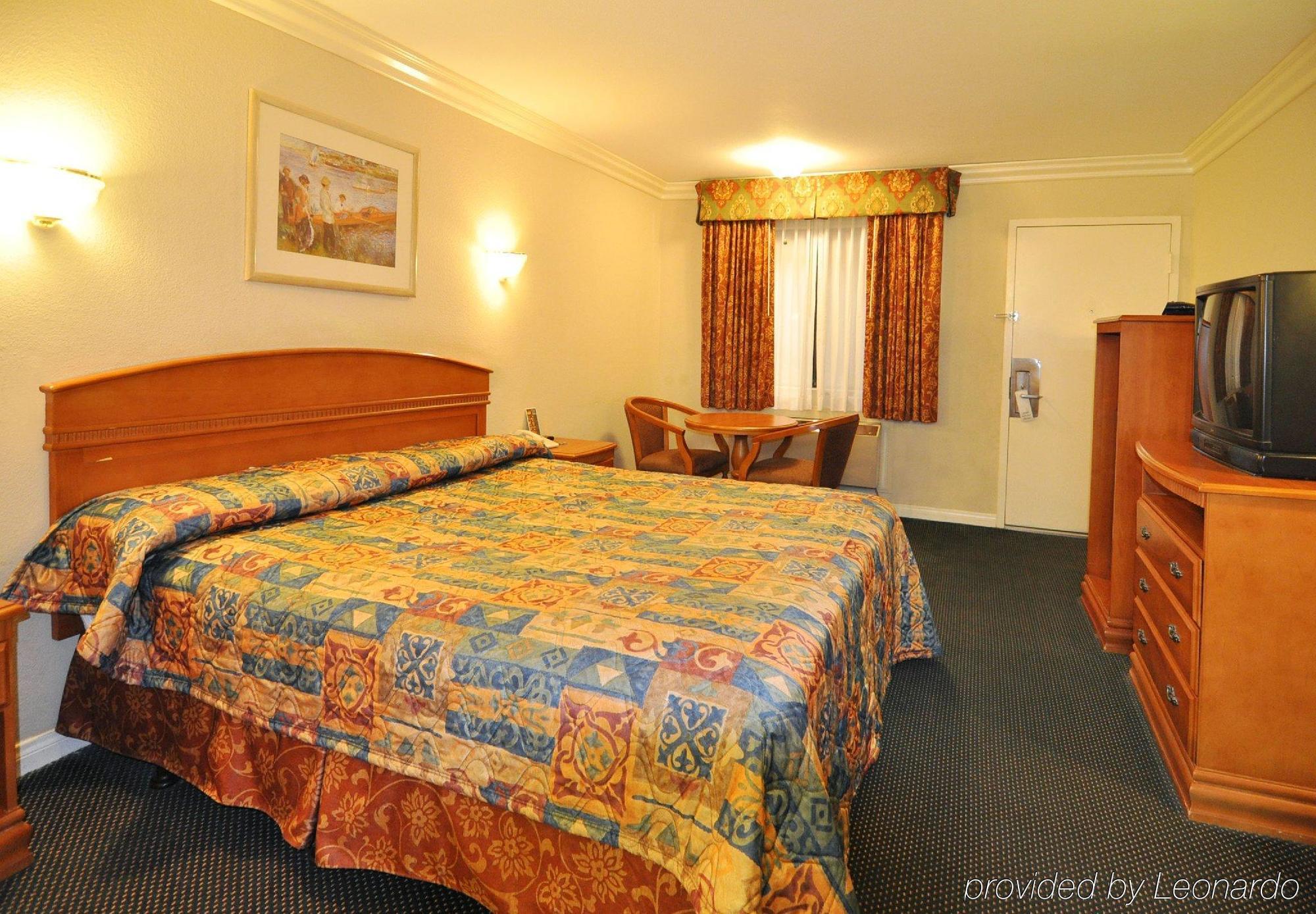 Orange Tustin Inn In אורנג' חדר תמונה