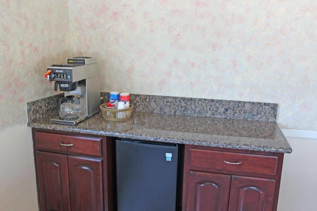 Orange Tustin Inn In אורנג' מראה חיצוני תמונה