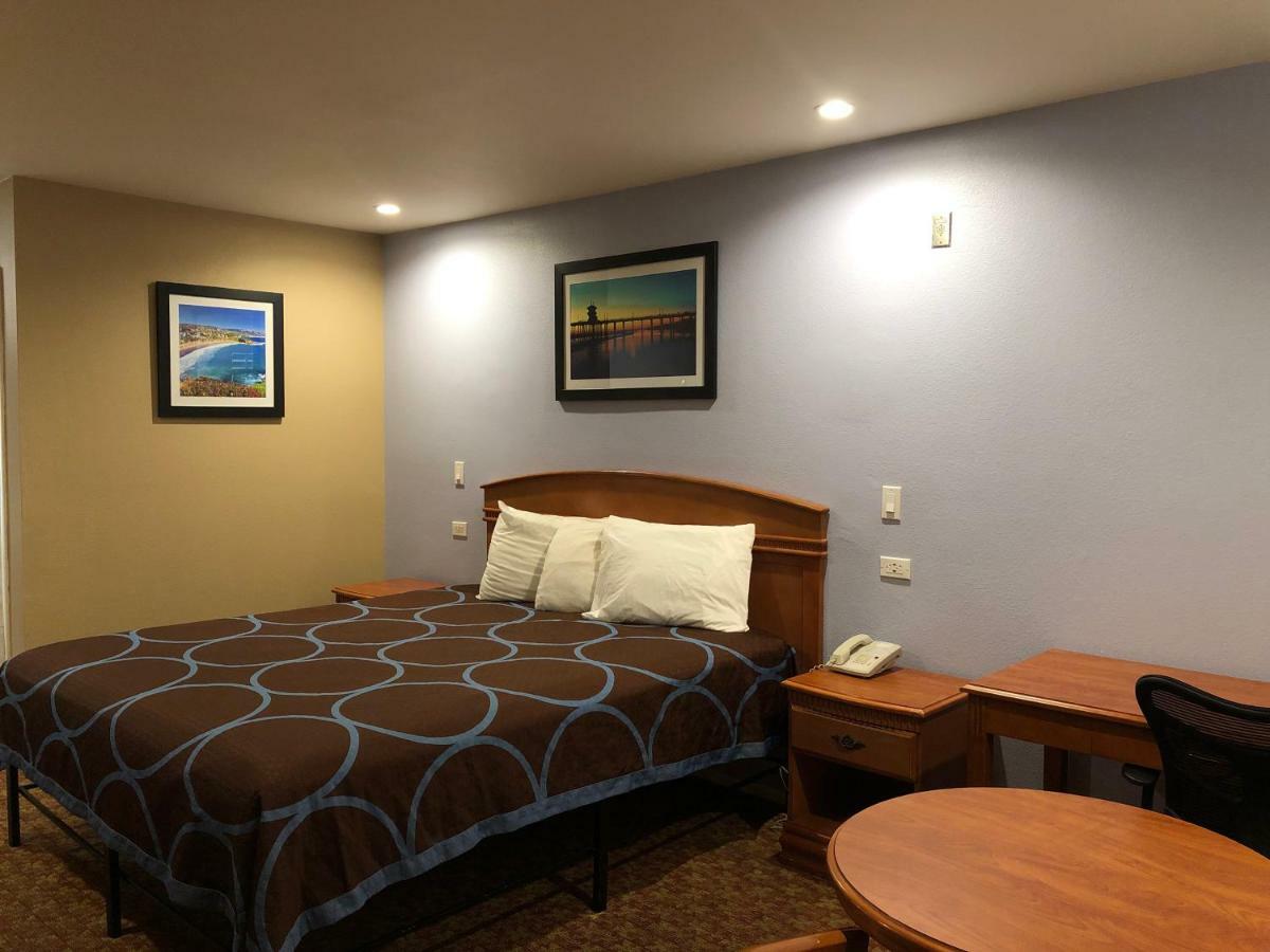 Orange Tustin Inn In אורנג' מראה חיצוני תמונה