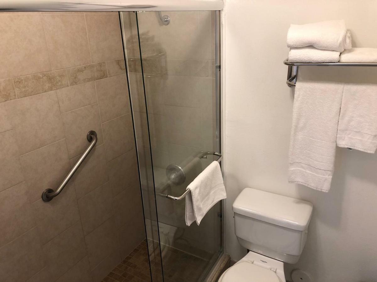 Orange Tustin Inn In אורנג' מראה חיצוני תמונה
