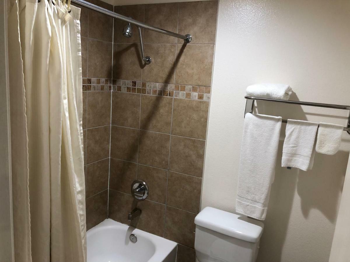 Orange Tustin Inn In אורנג' מראה חיצוני תמונה