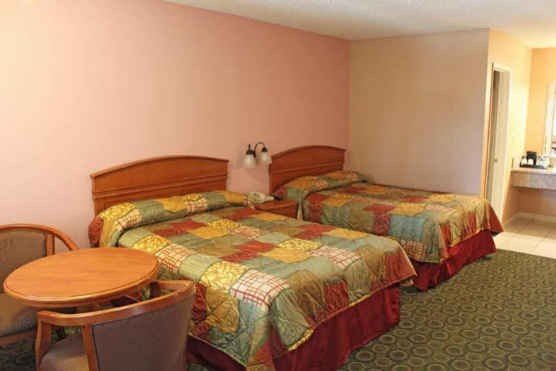 Orange Tustin Inn In אורנג' מראה חיצוני תמונה